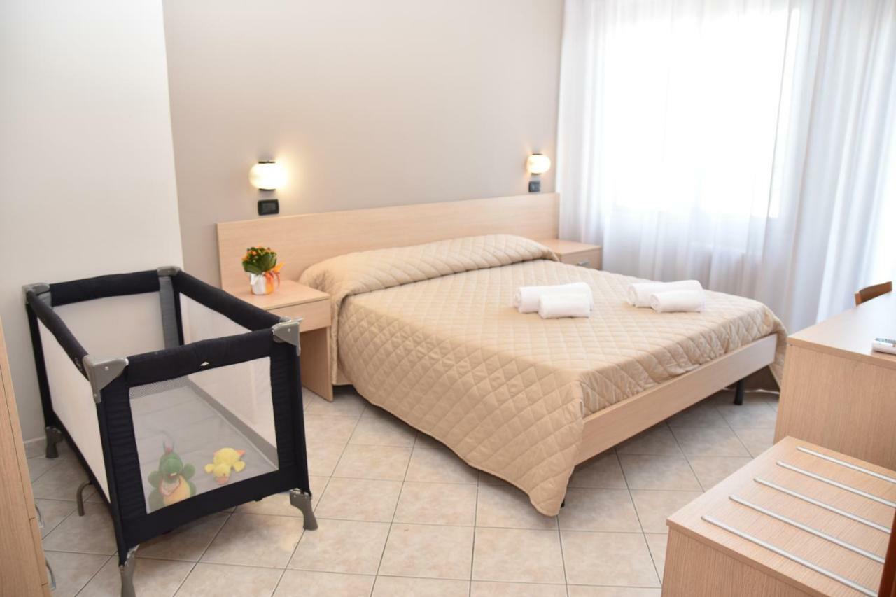 Hotel Excelsior Montesilvano Marina Esterno foto