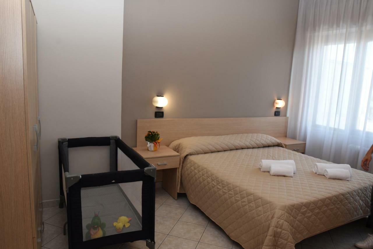 Hotel Excelsior Montesilvano Marina Esterno foto