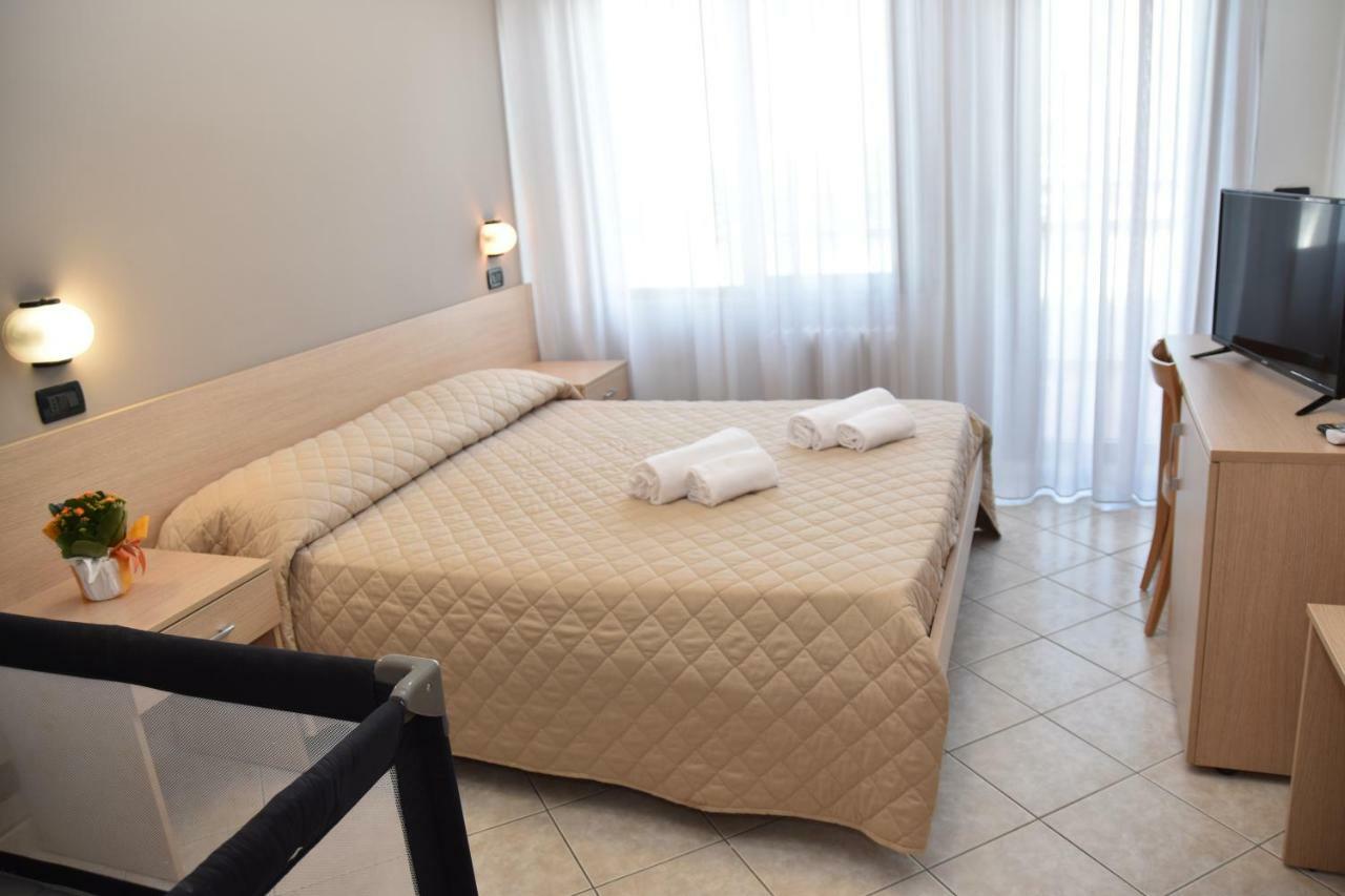 Hotel Excelsior Montesilvano Marina Esterno foto